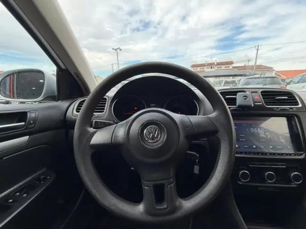 Volkswagen Golf Variant 2011 - 7900 EUR, 284928 km - AUTO.MOTO.pt - 284928km - foto 11 de 19