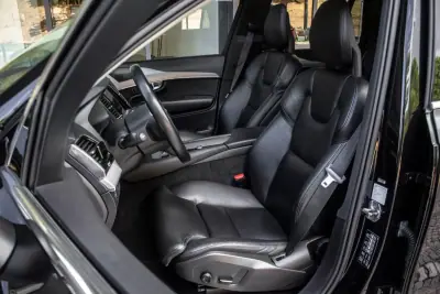 Volvo XC 90 2021 - 37990 EUR, 110263 km - AUTO.MOTO.pt - 110263km - foto 26 de 44