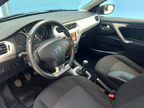 Citroën C-Elysée 2018 - 12500 EUR, 63213 km - AUTO.MOTO.pt - 63213km - foto 11 de 25
