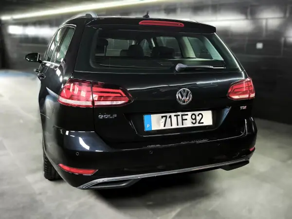 Volkswagen Golf Variant 2017 - 11500 EUR, 190200 km - AUTO.MOTO.pt - 190200km - foto 10 de 30