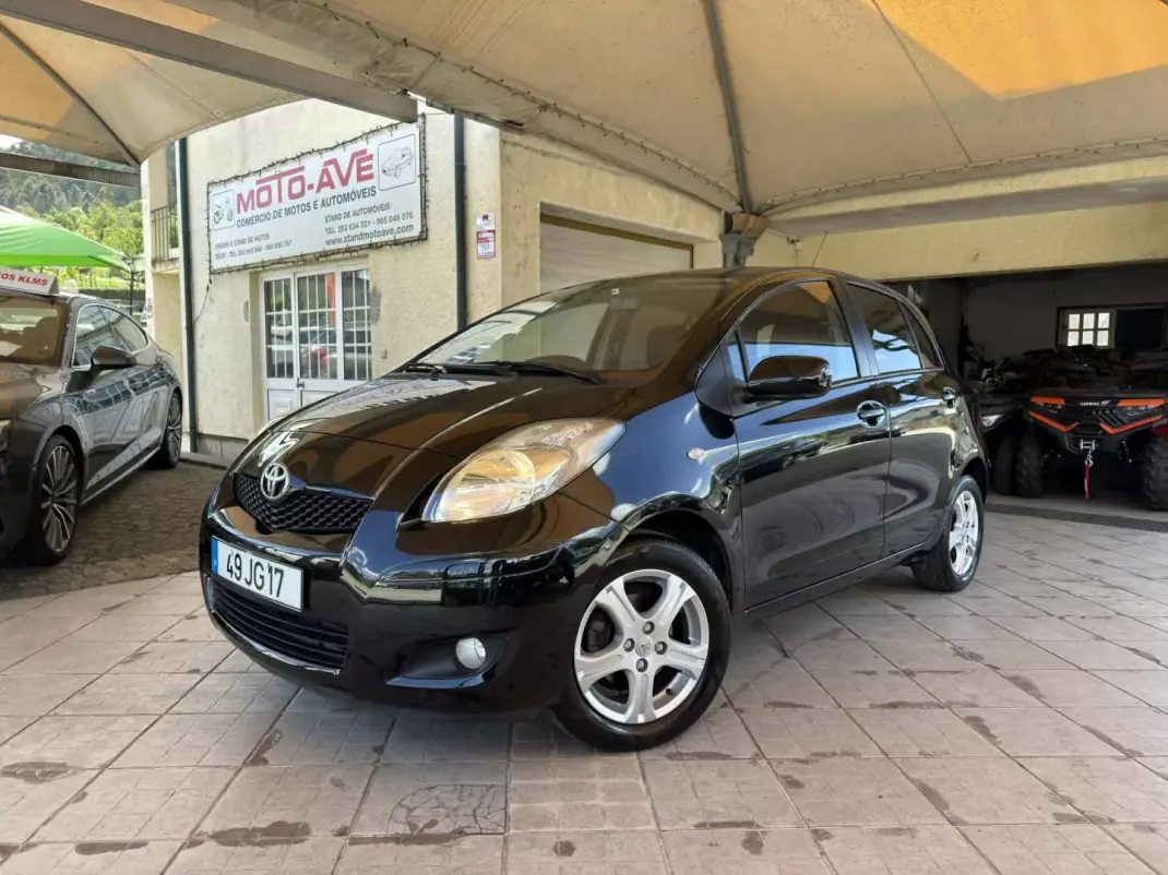 Toyota Yaris 2010 - 5500 EUR, 207295 km - AUTO.MOTO.pt - 207295km - foto 1 de 26