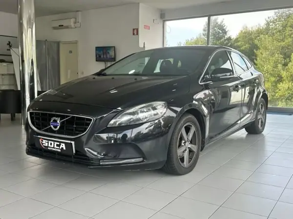Volvo V40 Cross Country 2013 Diesel — 292 850 km Volvo V40 Cross Country 2013 Diesel