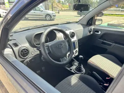 Ford Fusion 2004 - 3950 EUR, 135000 km - AUTO.MOTO.pt - 135000km - foto 11 de 20