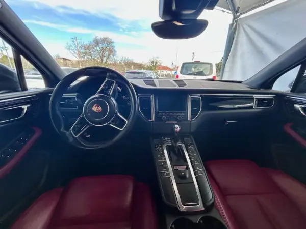 Porsche Macan 2015 - 43000 EUR, 175400 km - AUTO.MOTO.pt - 175400km - foto 14 de 19