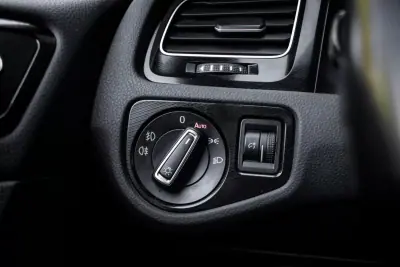 Volkswagen Golf 2015 - 24990 EUR, 83192 km - AUTO.MOTO.pt - 83192km - foto 18 de 45