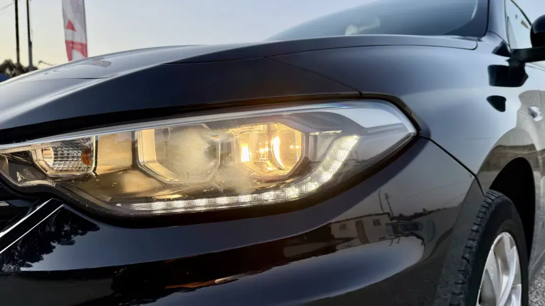 Fiat Tipo Station Wagon 2019 - 12900 EUR, 137000 km - AUTO.MOTO.pt - 137000km - foto 5 de 43