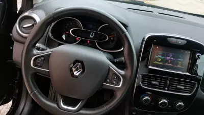Renault Clio 2017 - 9950 EUR, 77000 km - 77000km - foto 27 de 35