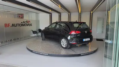 Volkswagen Golf 2013 - 7900 EUR, 207049 km - AUTO.MOTO.pt - 207049km - foto 3 de 54