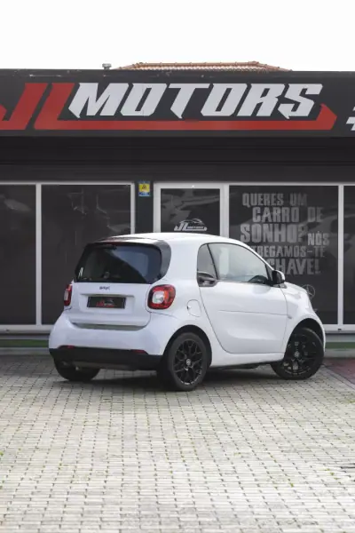 Smart Fortwo Cabrio 2015 - 11900 EUR, 179000 km - AUTO.MOTO.pt - 179000km - foto 20 de 20