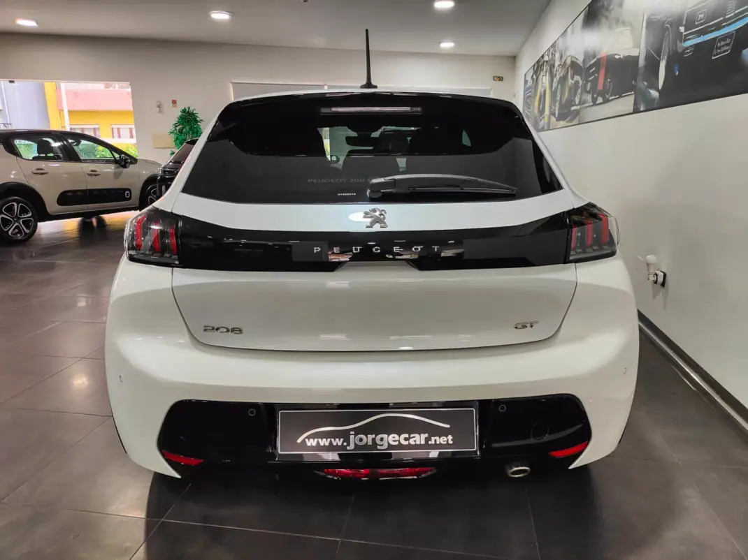 Peugeot 208 2021 - 14500 EUR, 80000 km - AUTO.MOTO.pt - 80000km - foto 14 de 29