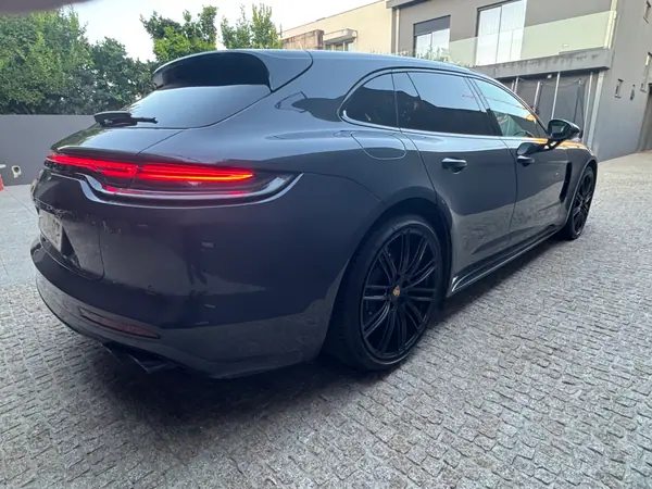 Porsche Panamera Sport Turismo 2022 - 87500 EUR, 70250 km - AUTO.MOTO.pt - 70250km - foto 3 de 13