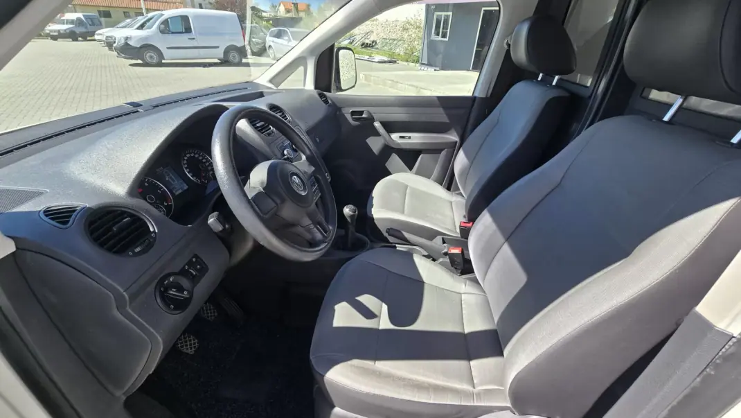 VW Caddy 1.6TDI 2015 - 9990 EUR, 208841 km - AUTO.MOTO.pt - 208841km - foto 8 de 16