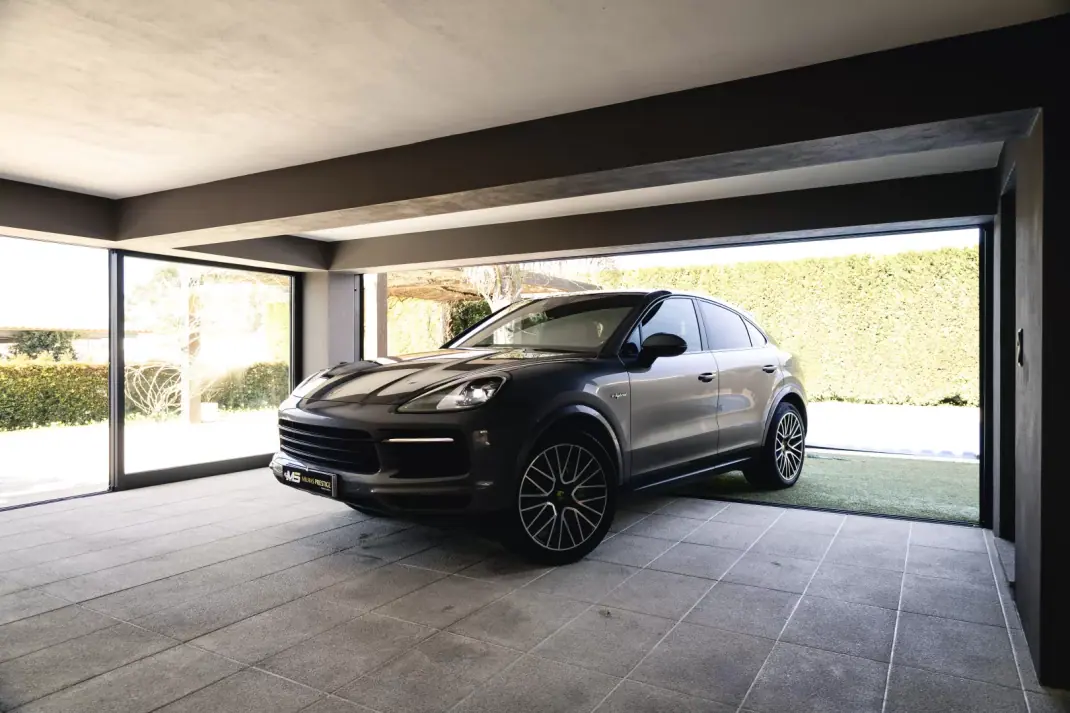 Porsche Cayenne Coupé 2019 - 62900 EUR, 253000 km - AUTO.MOTO.pt - 253000km - foto 22 de 40