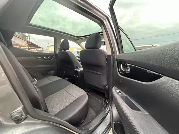 Nissan Qashqai 2015 - 16500 EUR, 120056 km - AUTO.MOTO.pt - 120056km - foto 21 de 22