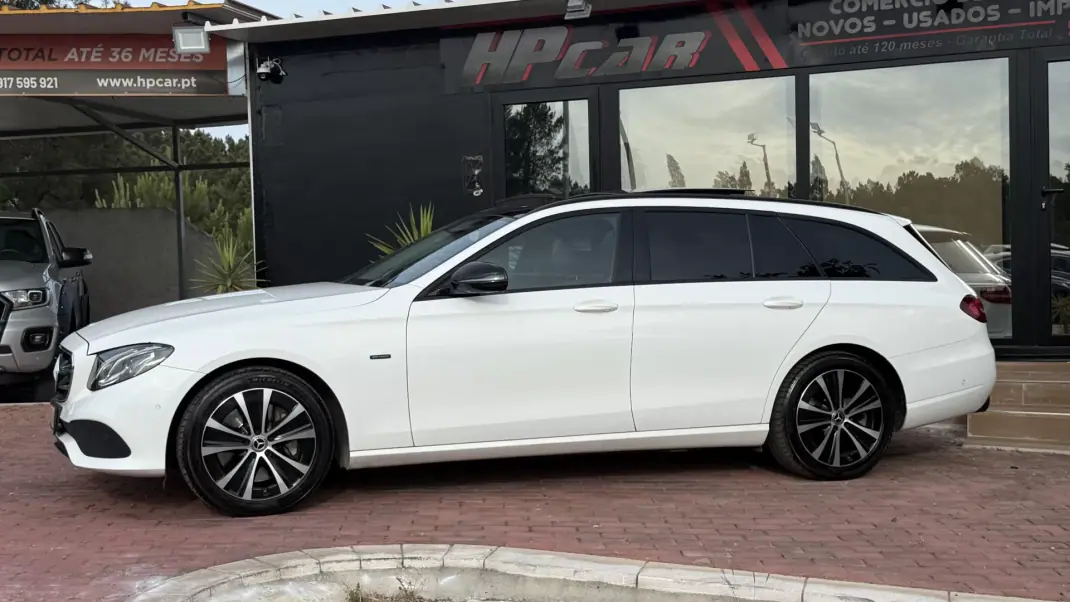 Mercedes-Benz E 300 2019 - 26990 EUR, 147000 km - AUTO.MOTO.pt - 147000km - foto 4 de 41