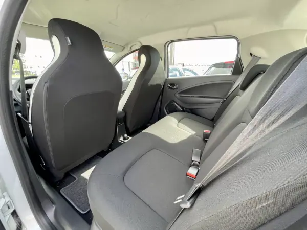Renault Zoe 2019 - 12390 EUR, 46662 km - AUTO.MOTO.pt - 46662km - foto 19 de 32