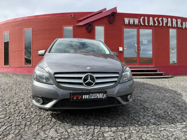 Mercedes-Benz B 180 2014 - 11900 EUR, 259000 km - AUTO.MOTO.pt - 259000km - foto 4 de 17