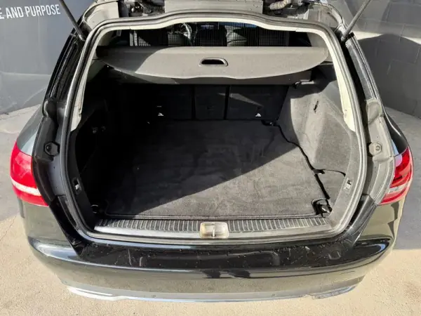 Mercedes-Benz C 220 2015 - 19990 EUR, 261570 km - AUTO.MOTO.pt - 261570km - foto 8 de 26