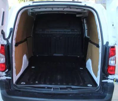 Toyota Proace Verso Electric 2022 - 22750 EUR, 52000 km - AUTO.MOTO.pt - 52000km - foto 8 de 29