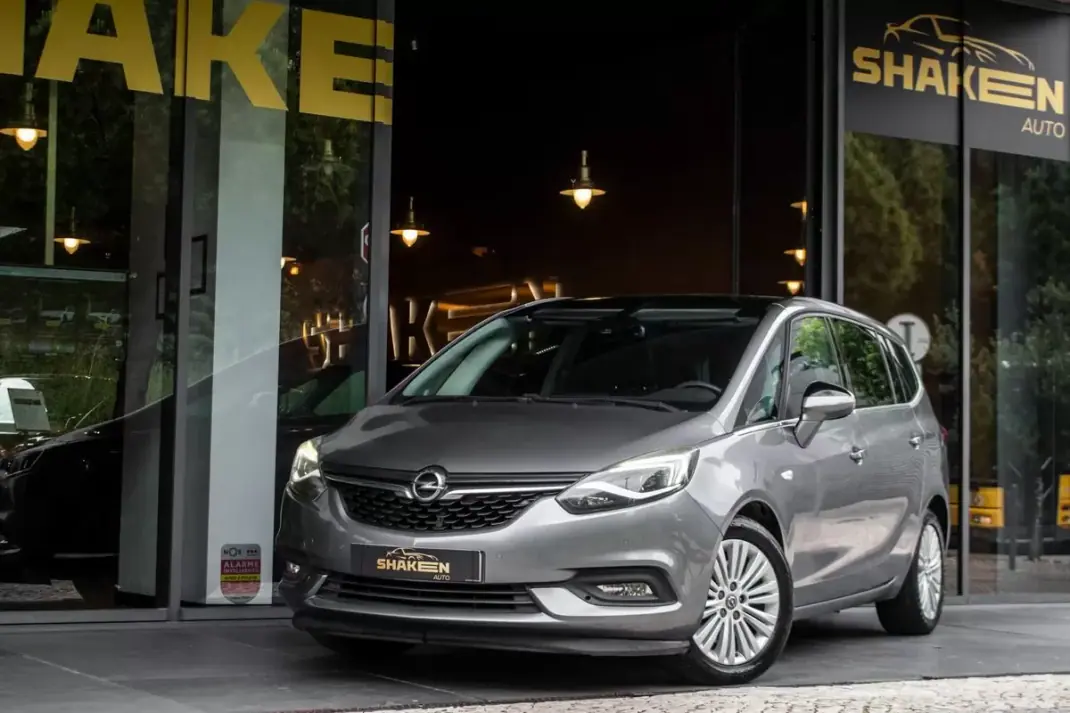 Opel Zafira 2018 - 13990 EUR, 142396 km - AUTO.MOTO.pt - 142396km - foto 1 de 37