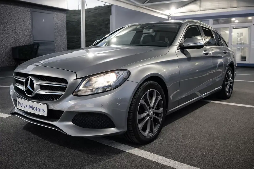 Mercedes-Benz C 200 2015 - 15900 EUR, 234700 km - AUTO.MOTO.pt - 234700km - foto 5 de 8