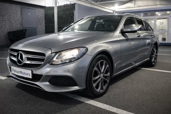 Mercedes-Benz C 200 2015 - 15900 EUR, 234700 km - AUTO.MOTO.pt - 234700km - foto 5 de 8