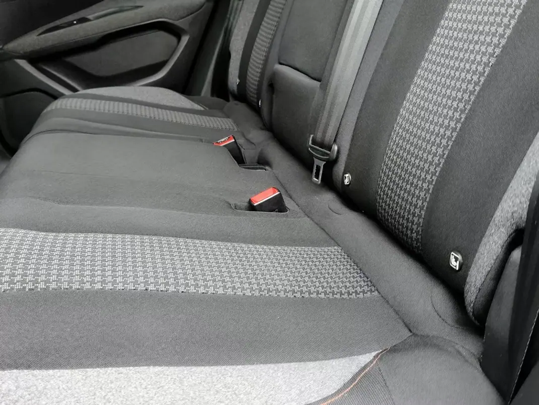 Peugeot 3008 2018 - 15990 EUR, 200391 km - AUTO.MOTO.pt - 200391km - foto 15 de 25