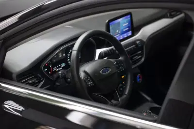 Ford Focus 2021 - 13850 EUR, 196506 km - AUTO.MOTO.pt - 196506km - foto 32 de 42