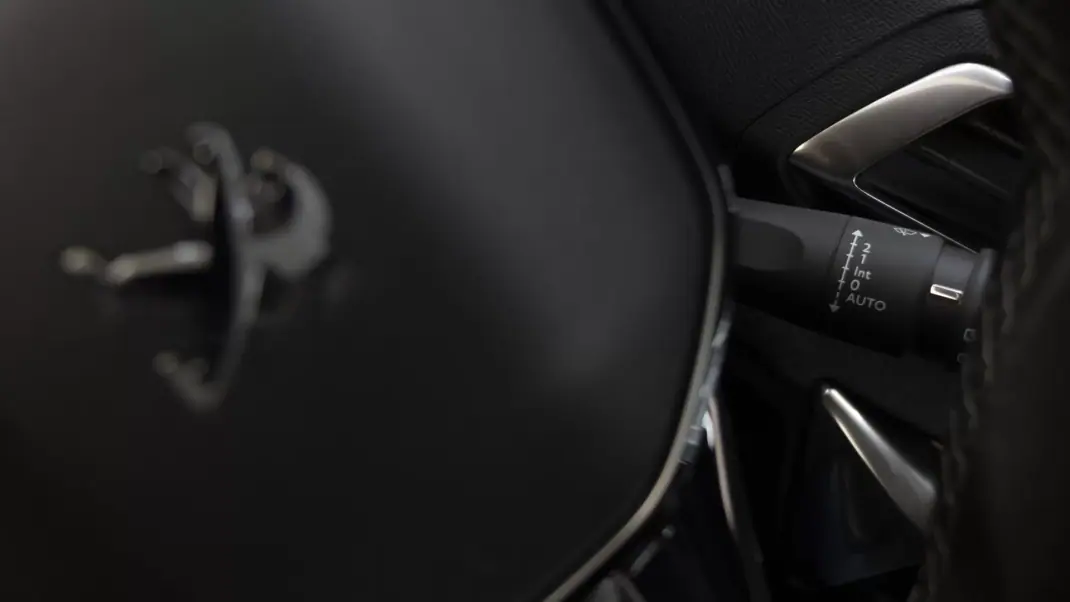 Peugeot 3008 2022 - 21750 EUR, 58000 km - AUTO.MOTO.pt - 58000km - foto 27 de 35