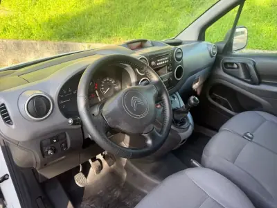 Citroën BERLINGO VAN XL 1.5 BLUE HDI 3 LUGARES 2012 - 6990 EUR, 247000 km - AUTO.MOTO.pt - 247000km - foto 8 de 24