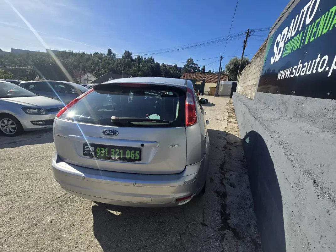 Ford Focus 2006 - 2750 EUR, 323000 km - 323000km - foto 16 de 17