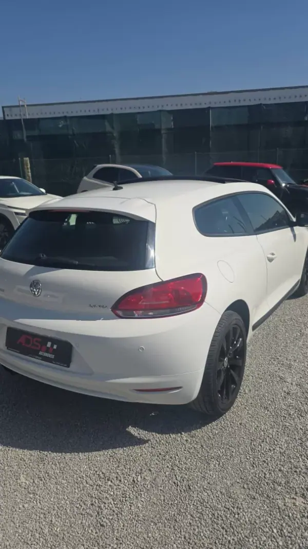 Volkswagen Scirocco 2012 - 12450 EUR, 220000 km - AUTO.MOTO.pt - 220000km - foto 4 de 9