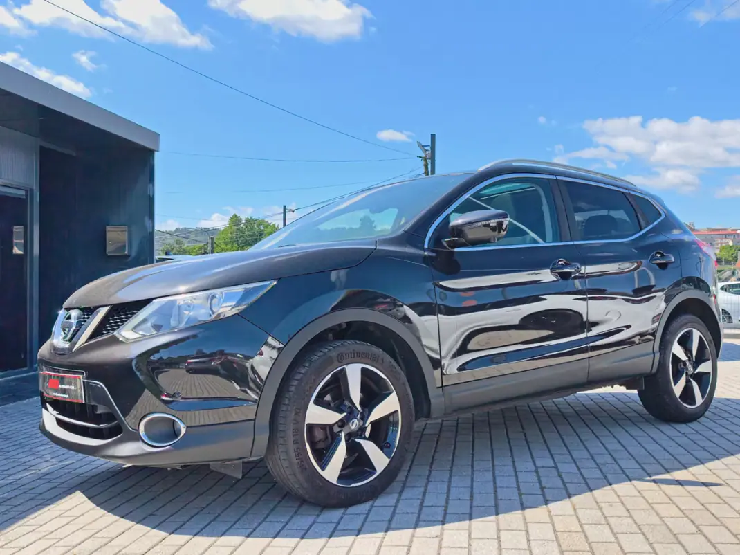 Nissan Qashqai 2016 - 15750 EUR, 160600 km - AUTO.MOTO.pt - 160600km - foto 1 de 17