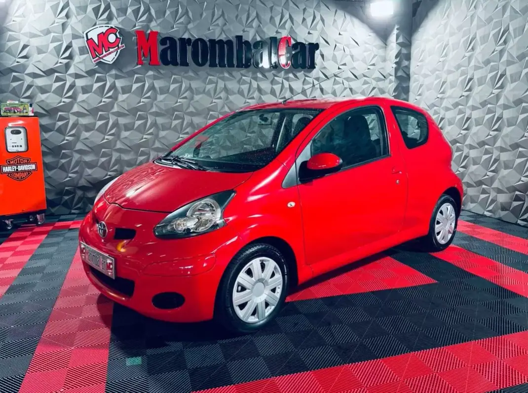 Toyota Aygo 2009 - 4990 EUR, 96384 km - AUTO.MOTO.pt - 96384km - foto 2 de 26