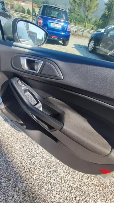 Ford Fiesta 2014 - 9798 EUR, 176798 km - AUTO.MOTO.pt - 176798km - foto 21 de 23