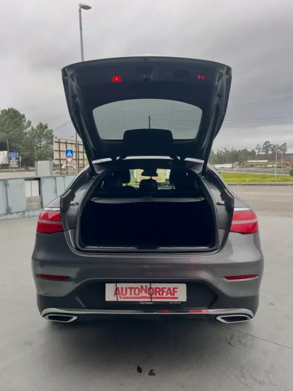 Mercedes-Benz GLC 250 2018 - 47000 EUR, 53761 km - AUTO.MOTO.pt - 53761km - foto 4 de 13