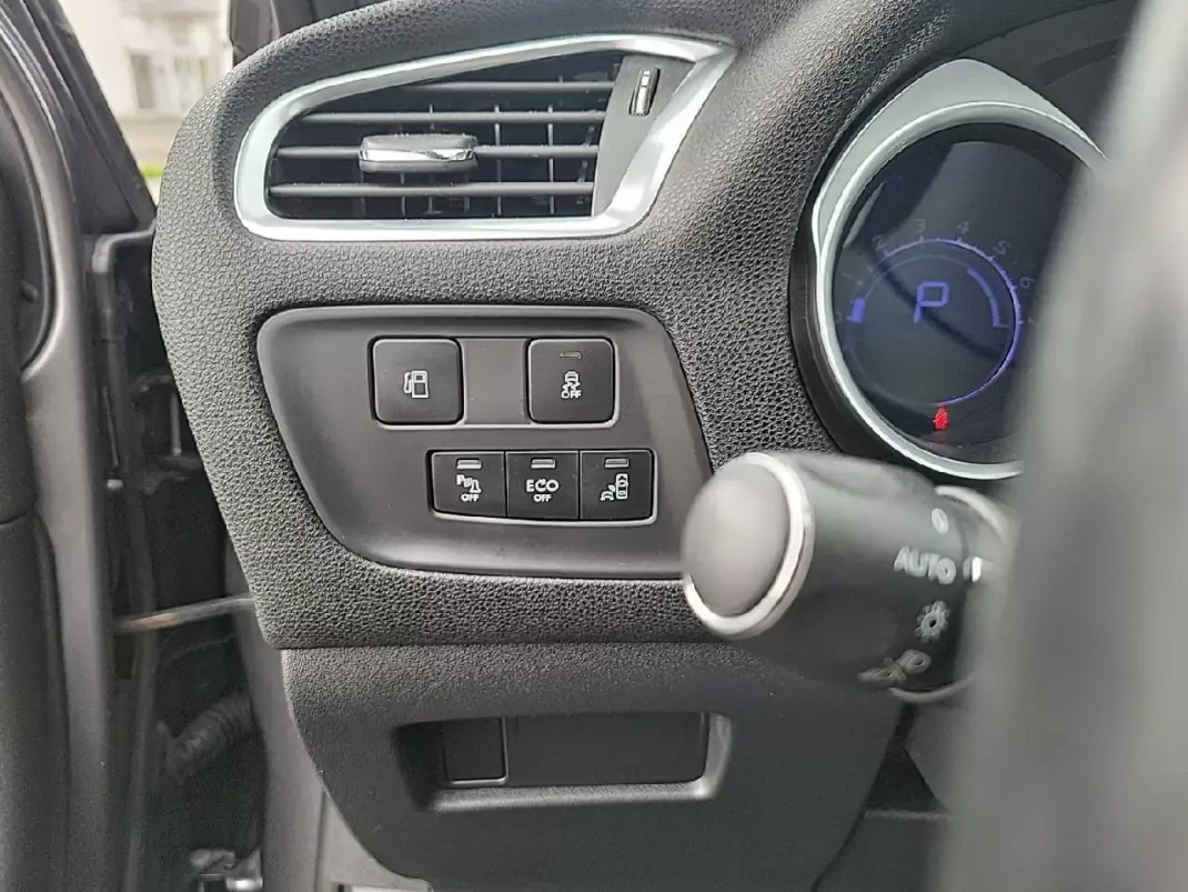 DS DS4 Crossback 2018 - 14700 EUR, 85794 km - AUTO.MOTO.pt - 85794km - foto 16 de 25