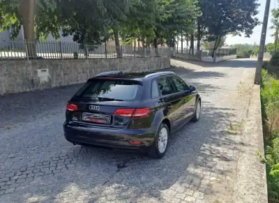 Audi A3 Sportback 2017 - 15500 EUR, 160000 km - AUTO.MOTO.pt - 160000km - foto 6 de 14