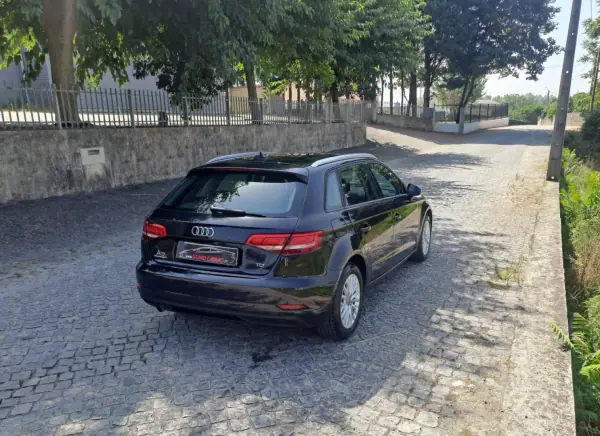Audi A3 Sportback 2017 - 15500 EUR, 160000 km - AUTO.MOTO.pt - 160000km - foto 6 de 14