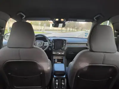 Volvo XC 40 2023 - 28500 EUR, 96000 km - AUTO.MOTO.pt - 96000km - foto 12 de 15