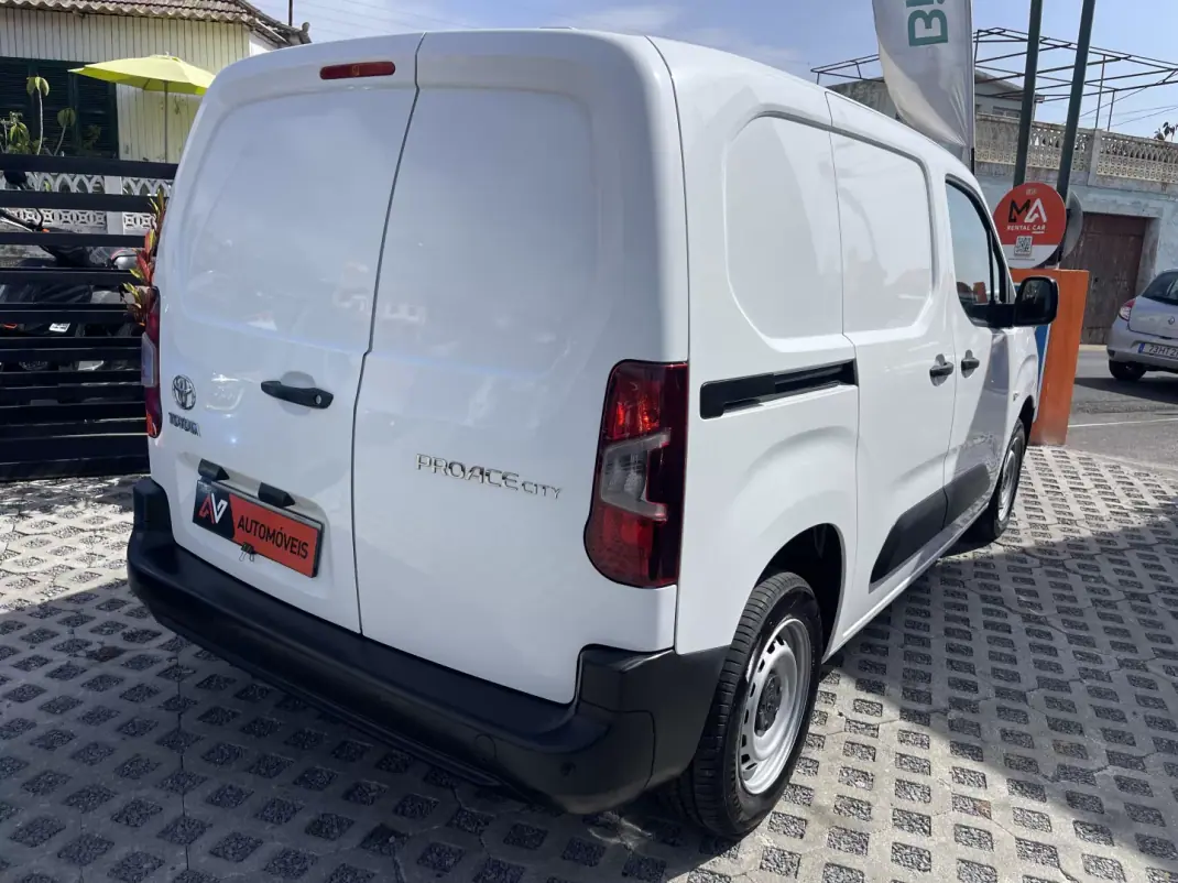 Toyota Proace City Verso 2021 - 16950 EUR, 84847 km - 84847km - foto 7 de 14