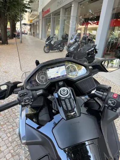 Honda Gold Wing 2024 - 33550 EUR, 21250 km - AUTO.MOTO.pt - 21250km - foto 7 de 8
