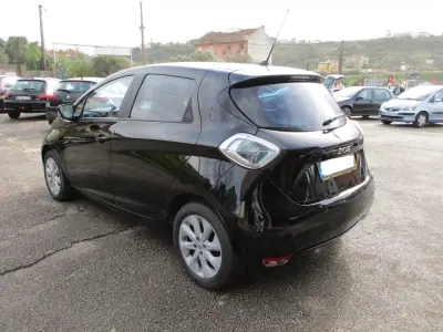 Renault Zoe 2015 - 7900 EUR, 129000 km - AUTO.MOTO.pt - 129000km - foto 8 de 12