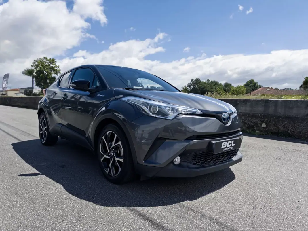 Toyota C-HR 2019 - 22990 EUR, 92000 km - AUTO.MOTO.pt - 92000km - foto 1 de 43