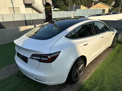 Tesla Model 3 2019 - 24900 EUR, 170000 km - 170000km - foto 19 de 49
