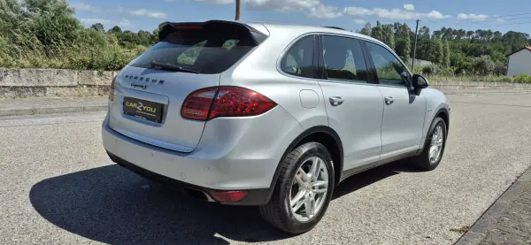 Porsche Cayenne 2010 - 25000 EUR, 254000 km - AUTO.MOTO.pt - 254000km - foto 31 de 31