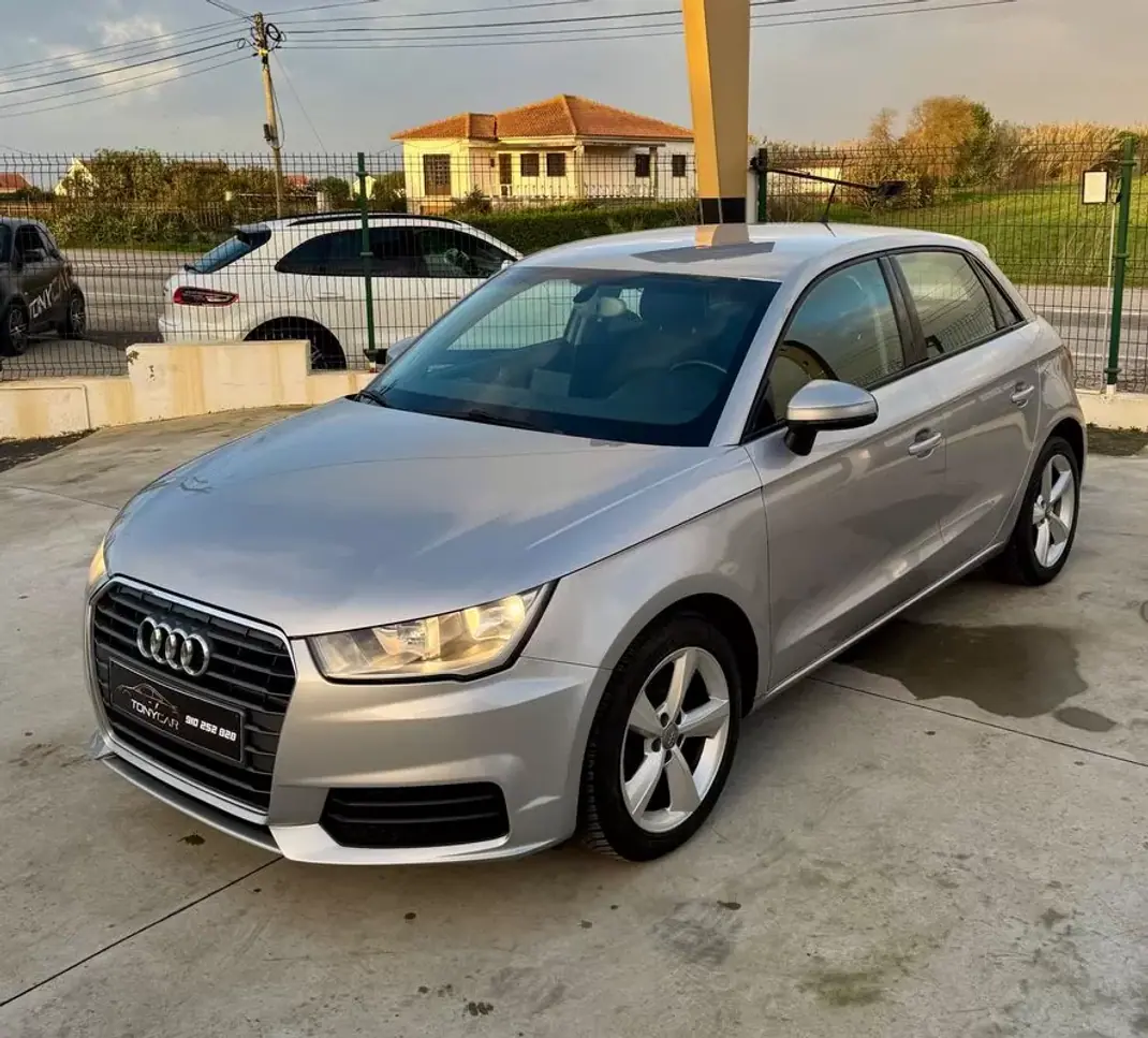 Audi A1 Sportback 2015 - 13490 EUR, 189500 km - AUTO.MOTO.pt - 189500km - foto 1 de 30