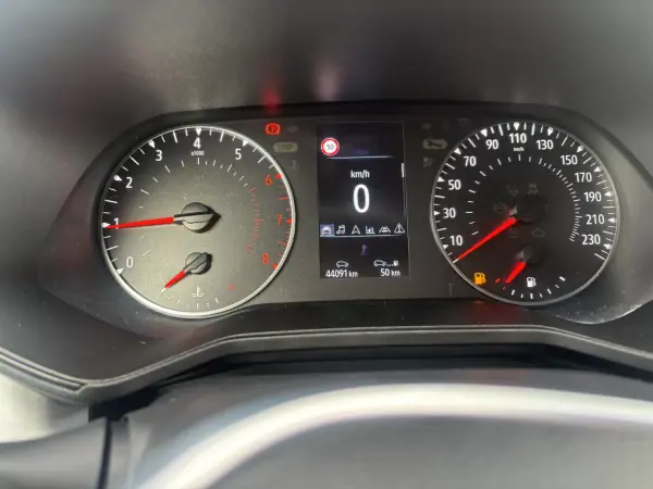 Renault Clio 2023 - 16950 EUR, 44091 km - AUTO.MOTO.pt - 44091km - foto 5 de 10