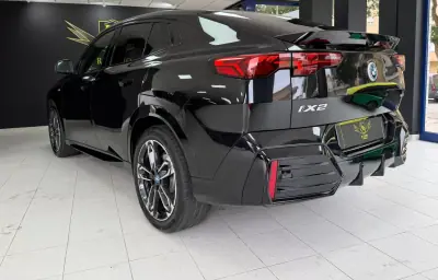 BMW iX2 2025 - 46500 EUR, 7997 km - AUTO.MOTO.pt - 7997km - foto 11 de 42