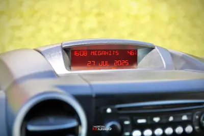 Peugeot Partner 2019 - 11700 EUR, 154000 km - AUTO.MOTO.pt - 154000km - foto 16 de 20
